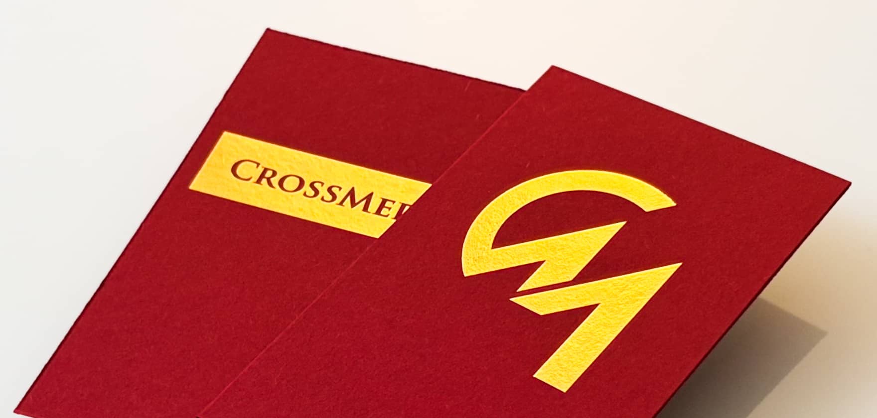 両面箔押しで一貫した高級感を